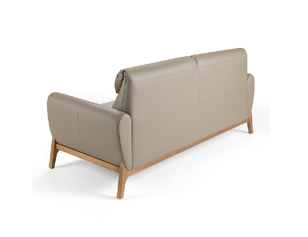 Aproveite o máximo de conforto e estilo com o nosso sofa 3 lugares Anto. Um sofá versátil, resistente e moderno que vai tornar a sua sala de estar única.
